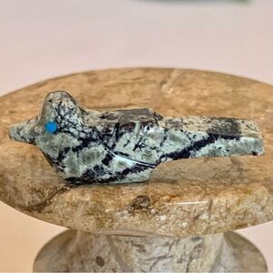 Vintage Native American Zuni Carved Stone Bird Fetish Bead Turquoise Eyes 1.1”